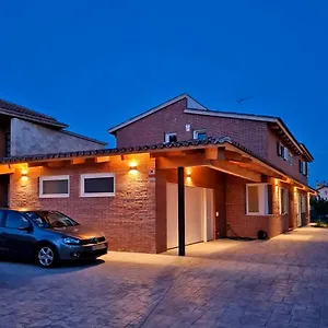 Acogedora Con Entrada Independiente Apartamento